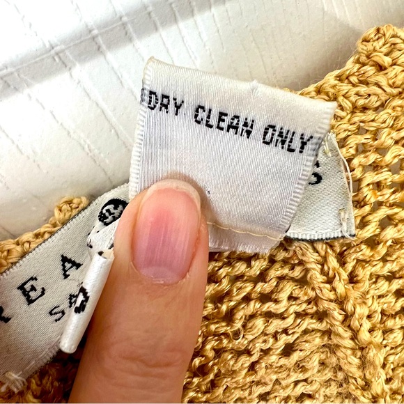 Vintage Saks Fifth Avenue Real Clothes Silk Knit V-neck Sweater in Size Small - Picture 8 of 8